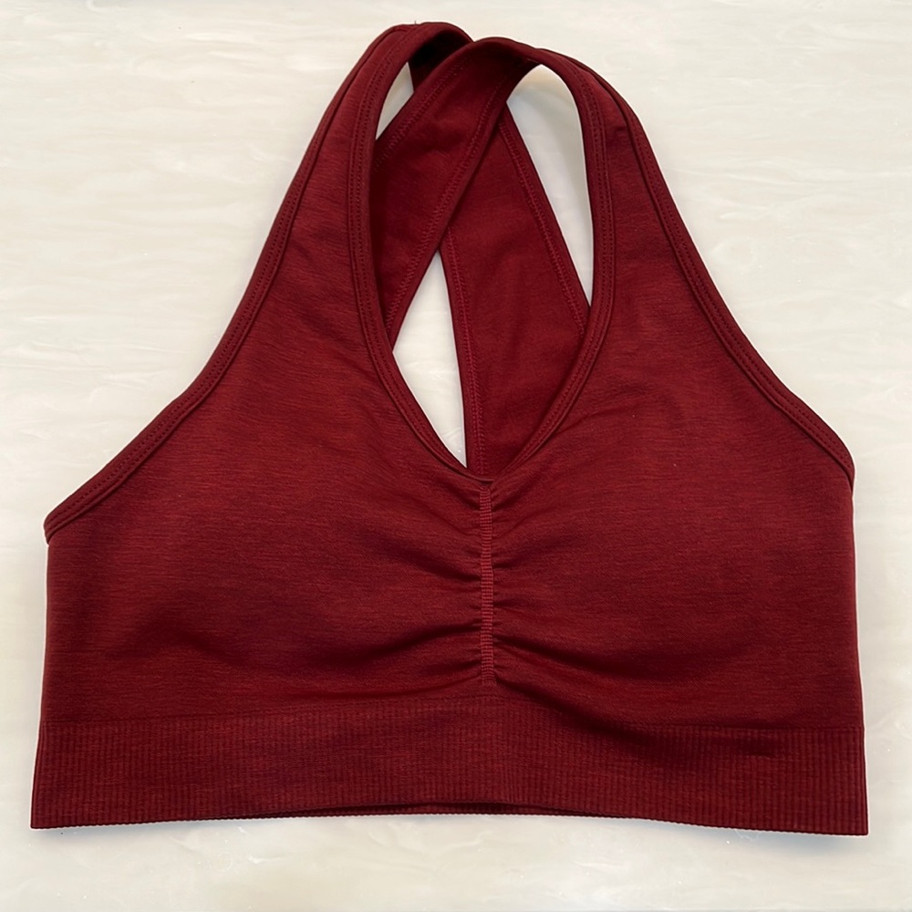 Alphalete Amplify bra color Bordeaux
